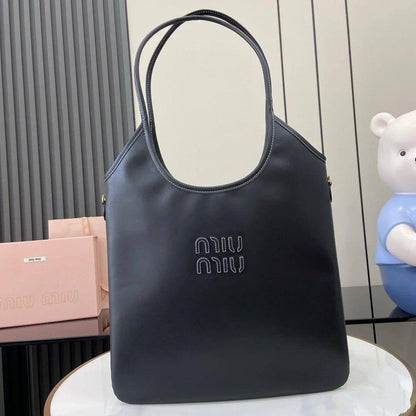 🎉 Offer 🎊  Miumiu ivy
Big Size : 36 * 31 cm
80 dhs🇦🇪

Zain115
♥️♥️♥️