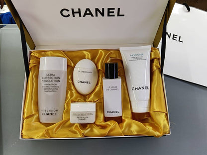 Chanel new set 
120 dhs🇦🇪

Zain01
♥️♥️♥️