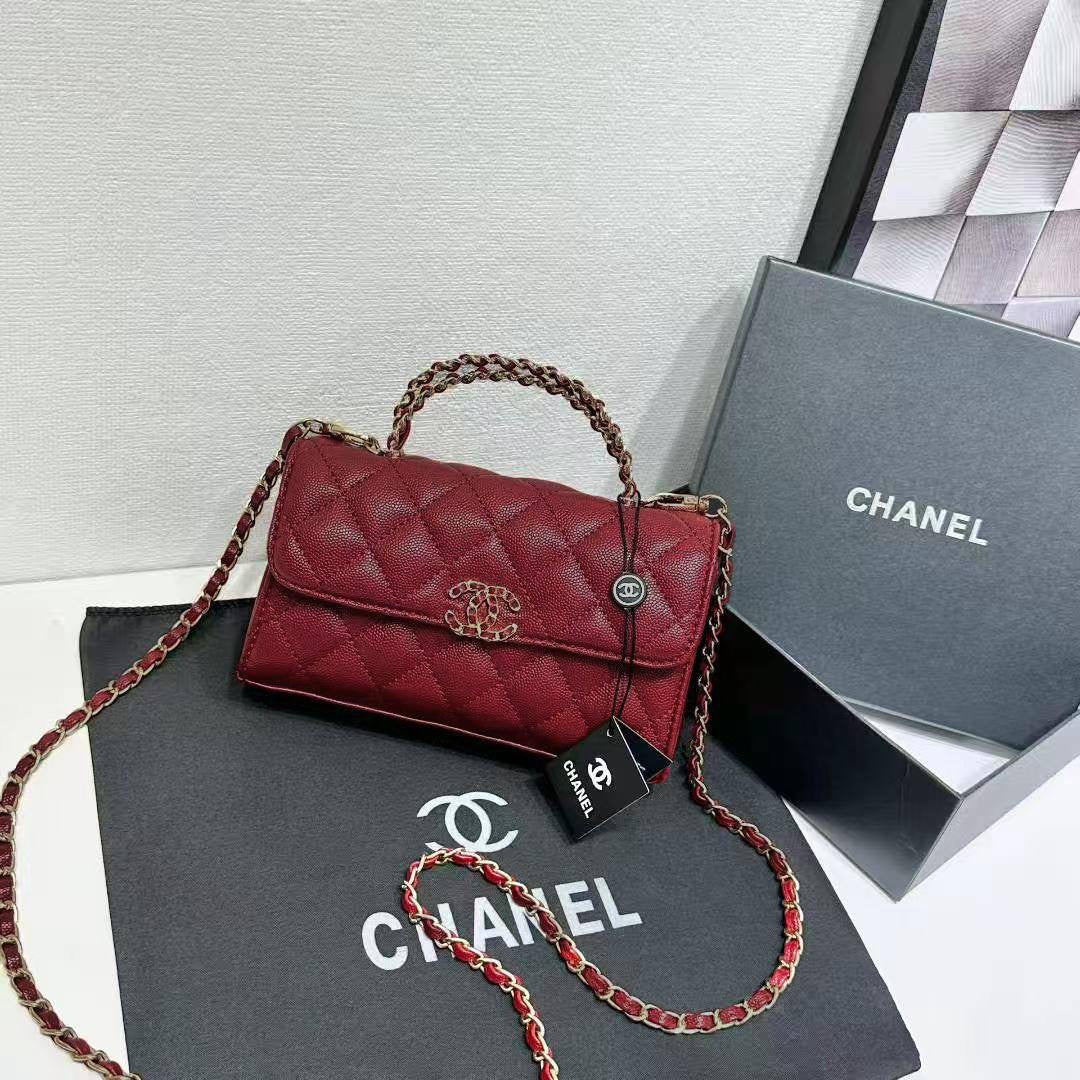 Chanel
Best quality 
with box’s 
🎁🎁🎁

95 dhs🇦🇪

size 19 cm

Zain158
♥️♥️♥️