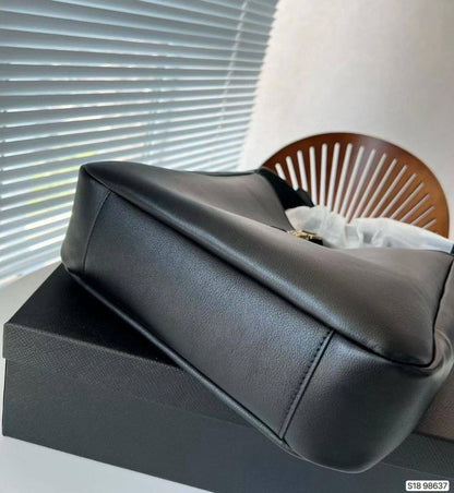YSL 
NEW CAME GOOD QUALITY 
85 dhs🇦🇪

Zain39
♥️♥️♥️