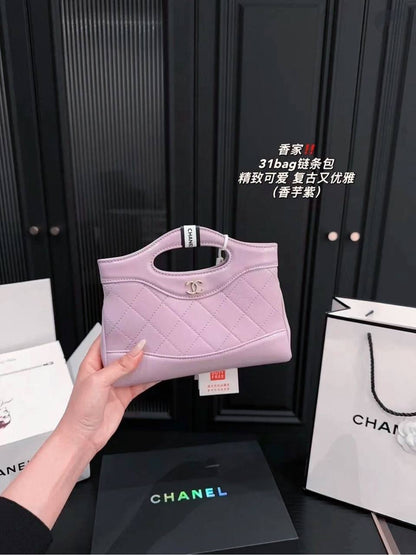 Chanel
80 dhs🪙💕

with box
🎁🎁🎁

sliver logo

Zain38
♥️♥️♥️