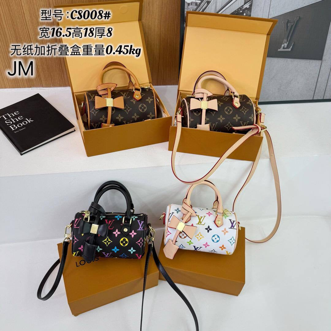 LV

80 dhs🇦🇪

with box
🎁🎁🎁

size 16×9×10cm

Zain42
♥️♥️♥️