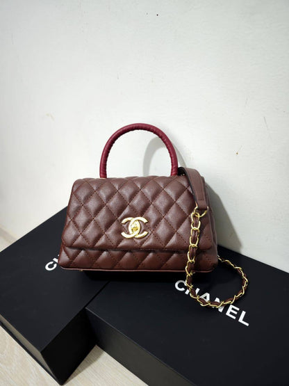 Chanel
100 dhs🇦🇪

with box
🎁🎁🎁

size 23cm

Zain26
♥️♥️♥️