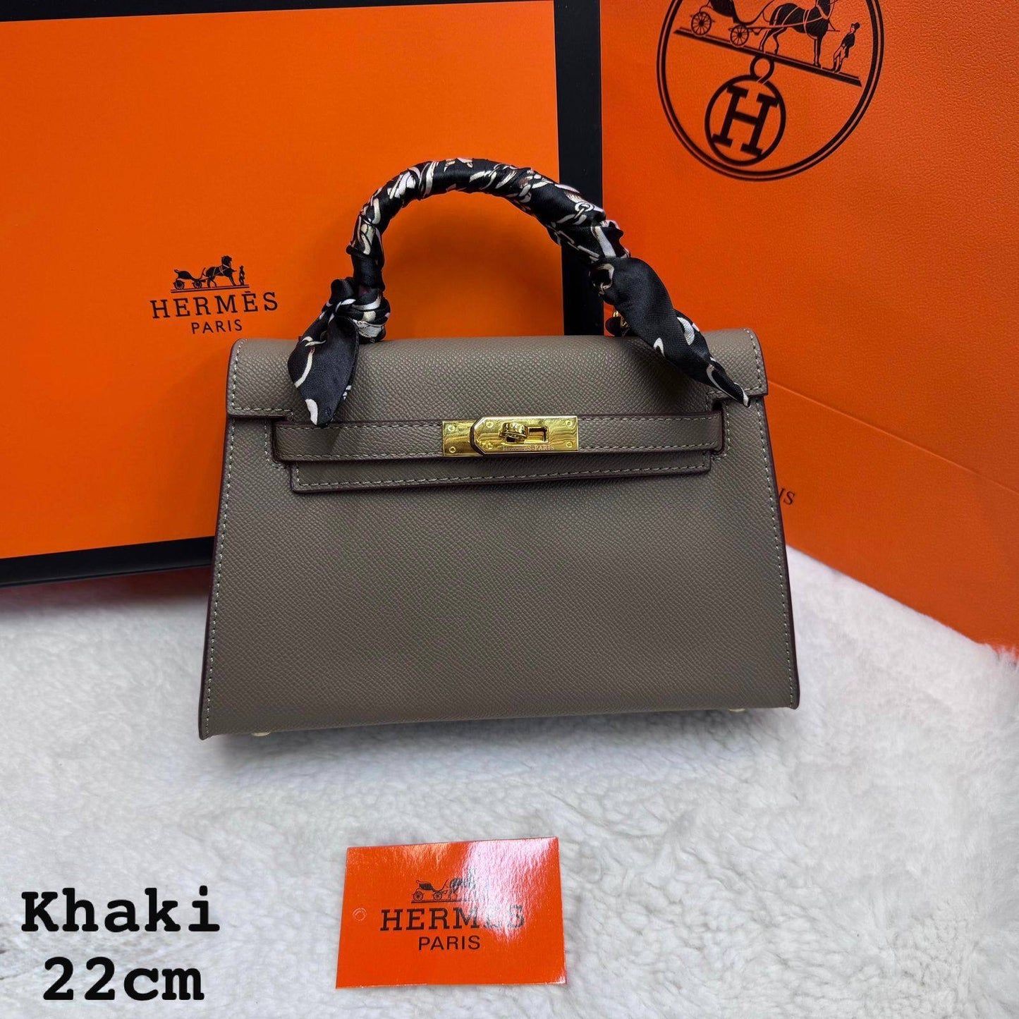 Hermes ᴋᴇʟʟʏ ʙᴀɢ  
gold hardware 
ᴡɪᴛʜ ʙᴏx 
🎁🎁🎁

No twilly
ʟᴇᴀᴛʜᴇʀ 
sɪᴢᴇ:22ᴄᴍ 
90 dhs🇦🇪

Zain56
♥️♥️♥️