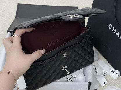 CHANEL

 COPY ONE 

NEW CAME WITH DOUBLE BOX 
🎁🎁🎁

250 dhs🪙💕
leather 

Zain39
♥️♥️♥️
