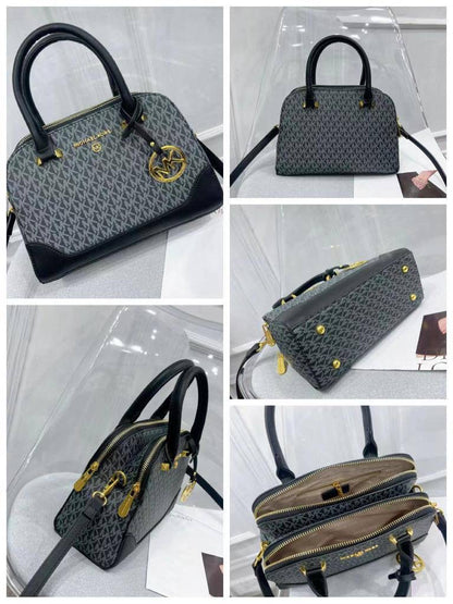 MK
95 dhs🪙💕
size 26cm

Zain26
♥️♥️♥️
