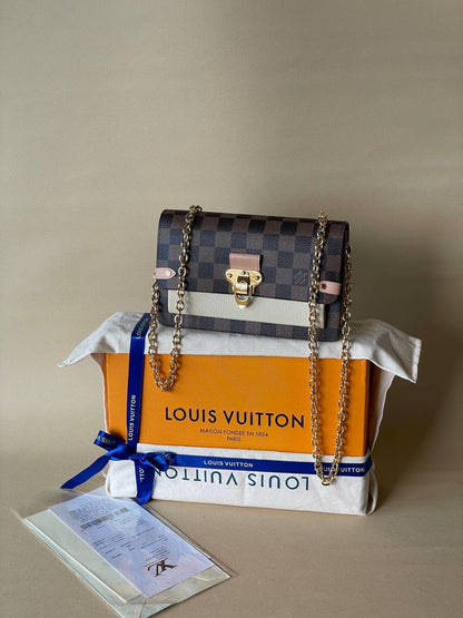 Louis vuitton
Master +++++
*20 cm*
*AVAILABLE NOW*
For Price 👇 WTSP Text Zain 0568585901

Zain257
♥️♥️♥️