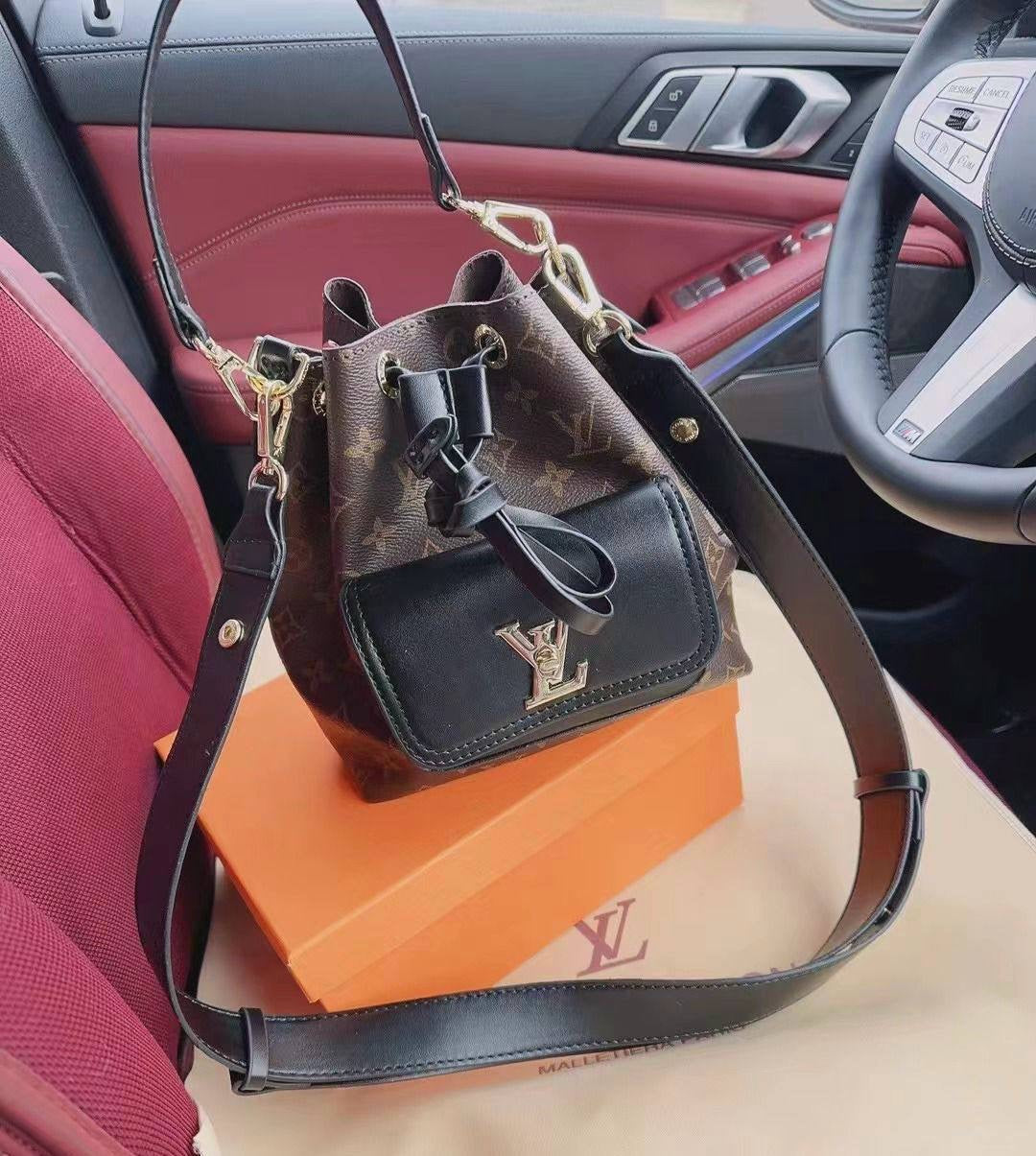 LV
VERY GOOD QUALITY 

WITH BOX
🎁🎁🎁

75 dhs🇦🇪

Zain39
♥️♥️♥️