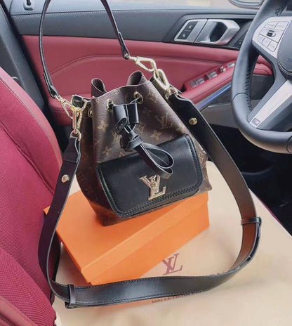 LV
VERY GOOD QUALITY 

WITH BOX
🎁🎁🎁

75 dhs🇦🇪

Zain39
♥️♥️♥️