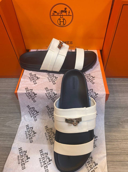 Hermes Slipper For Men, 
Size 40 To 45
105 dhs🇦🇪

Zain120
♥️♥️♥️