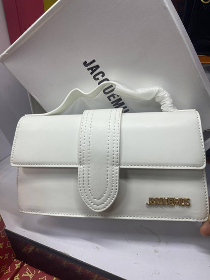 Jacquemus

With box 
🎁🎁🎁

70 dhs🇦🇪

offer

Zain50
♥️♥️♥️