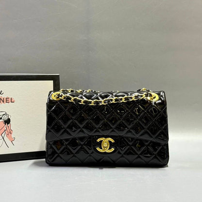 CHANEL 

WITH BOX  
🎁🎁🎁

105 dhs🪙💕
SIZE: 25cm

Zain39
♥️♥️♥️
