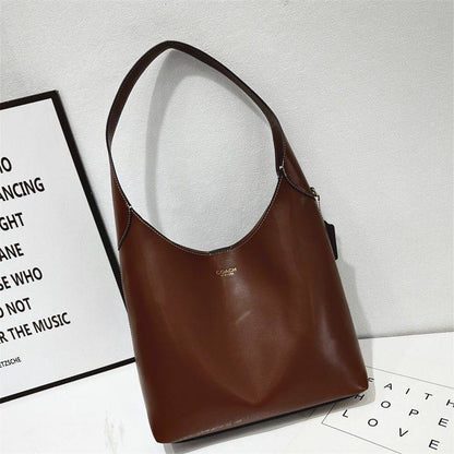 COACH 
NEW CAME 
GOOD QUALITY 
85 dhs🇦🇪

Zain39
♥️♥️♥️