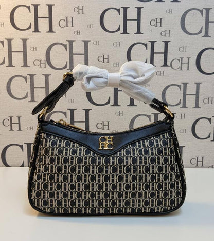 CH CH
Best quality 

with box’s 
🎁🎁🎁

95 dhs🇦🇪
size 26 cm

Zain158
♥️♥️♥️