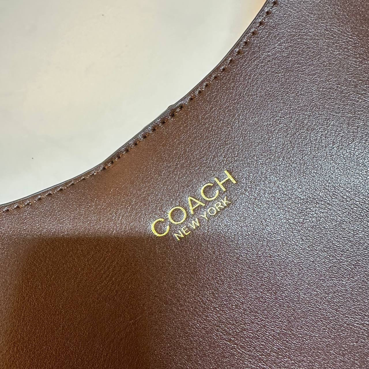 COACH 
NEW CAME 
GOOD QUALITY 
85 dhs🇦🇪

Zain39
♥️♥️♥️