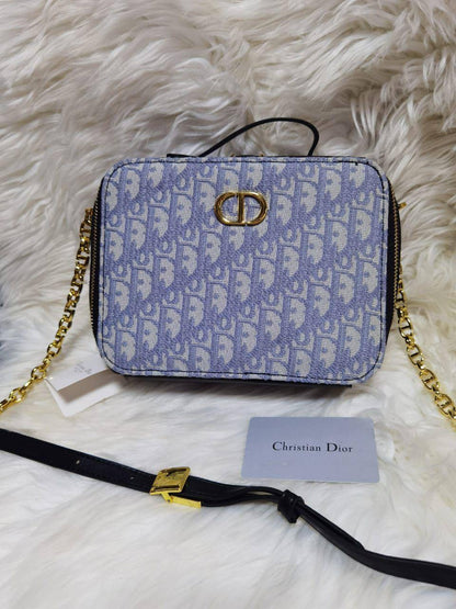 🎉 Big Offer 🎊 Dior Caro 
Size : 20 * 16 cm
55 dhs🇦🇪

Zain115
♥️♥️♥️