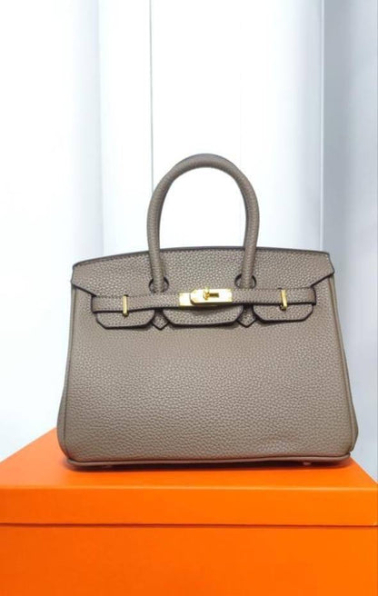 Hermes

good quality

120 dhs🇦🇪
30 CM

Zain143
♥️♥️♥️