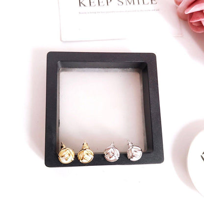 Fendi Set 
Necklace 
Earrings 
Bracelet 

Master quality 
115 dhs🇦🇪 normal box🎁

Zain48
♥️♥️♥️