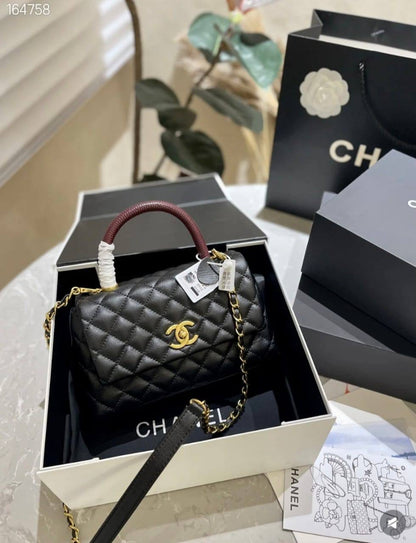 Chanel
100 dhs🇦🇪

with box
🎁🎁🎁

size 23cm

Zain26
♥️♥️♥️