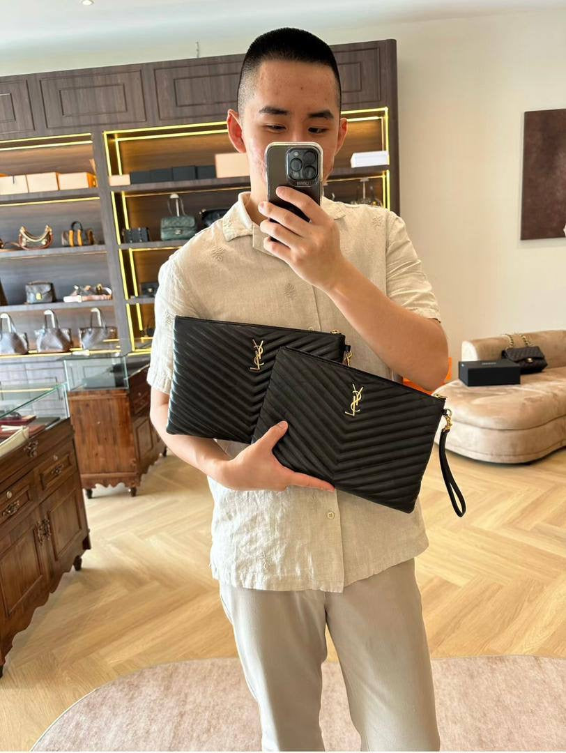 Clutch
60 dhs🇦🇪
with box
🎁🎁🎁

size 29×20cm

Zain42
♥️♥️♥️