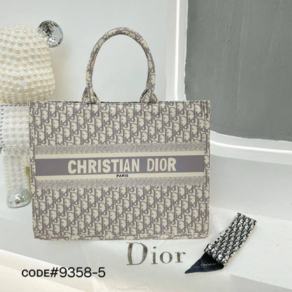 Dior
ʜᴀɴᴅᴄᴀʀʀʏ ʙᴏᴏᴋᴛᴏᴛᴇ
  •ᴢɪᴘᴘᴇʀ ᴛʏᴘᴇ
  •ᴄᴀɴᴠᴀss ᴍᴀᴛᴇʀɪᴀʟ
sɪᴢᴇ : 41 cm

70 dhs🇦🇪

Zain31
♥️♥️♥️