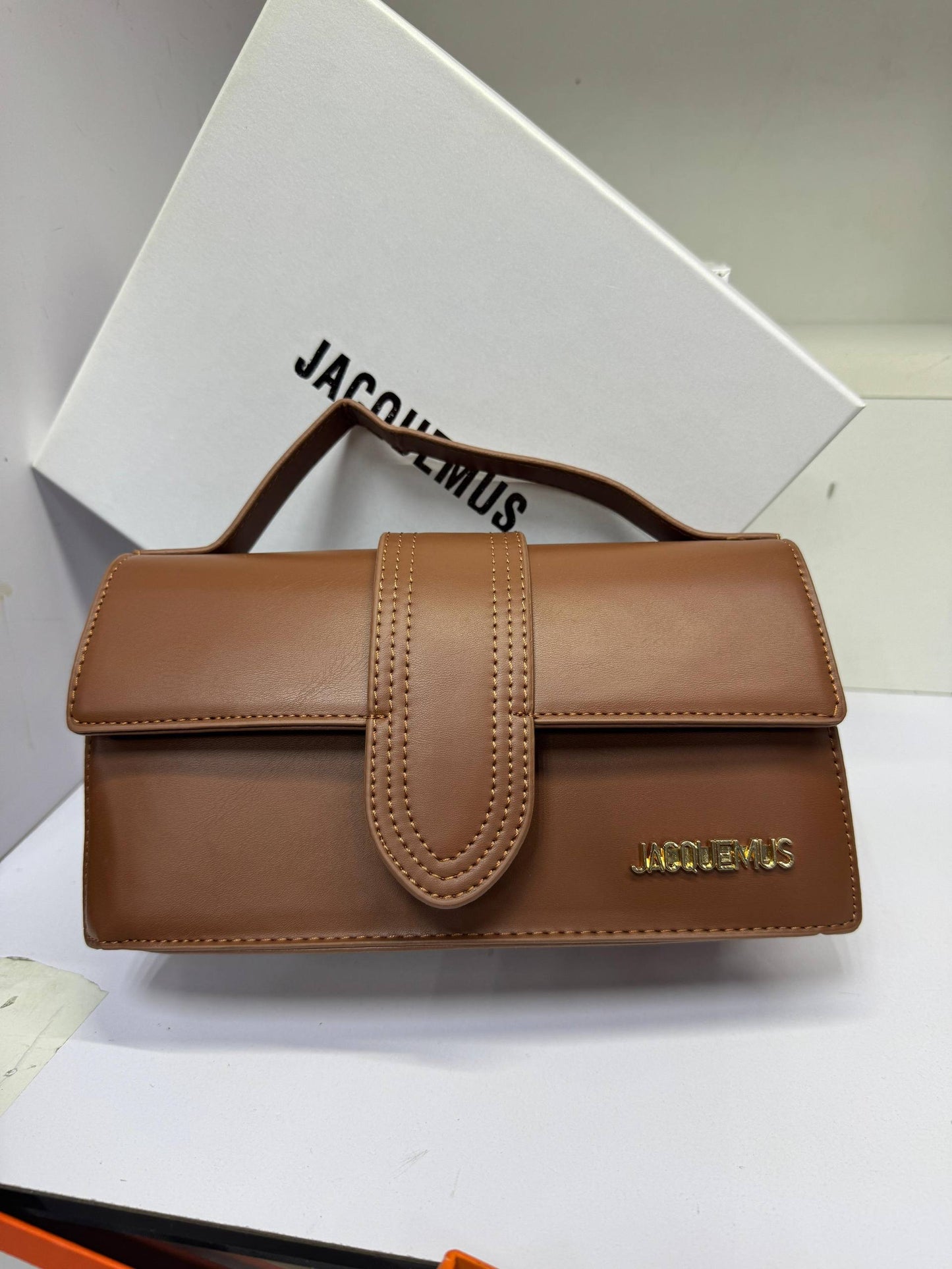 Jacquemus

With box 
🎁🎁🎁

70 dhs🇦🇪

offer

Zain50
♥️♥️♥️