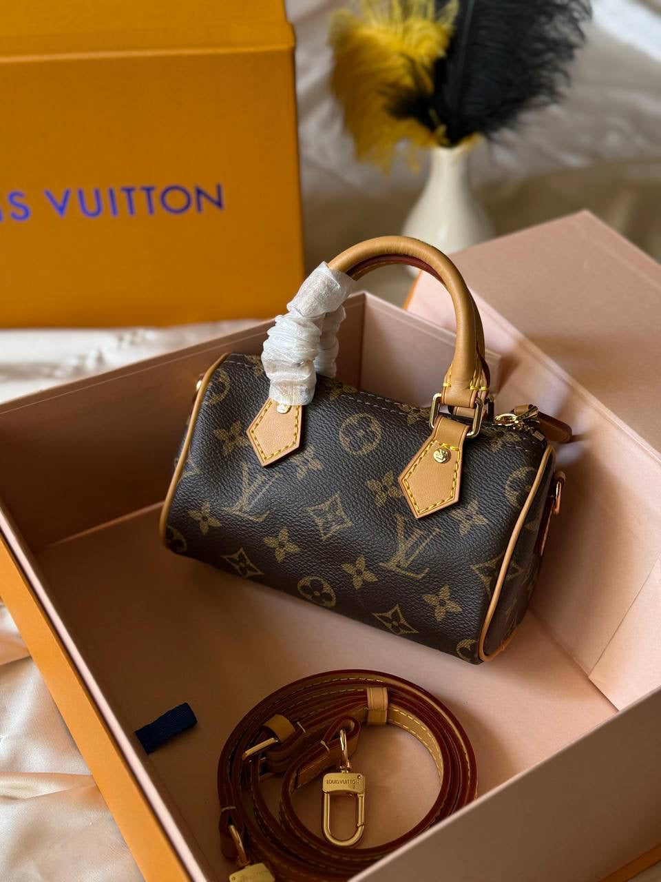 LV

17cm
320 dhs🇦🇪
Top quality 

With box
🎁🎁🎁

Zain167
♥️♥️♥️