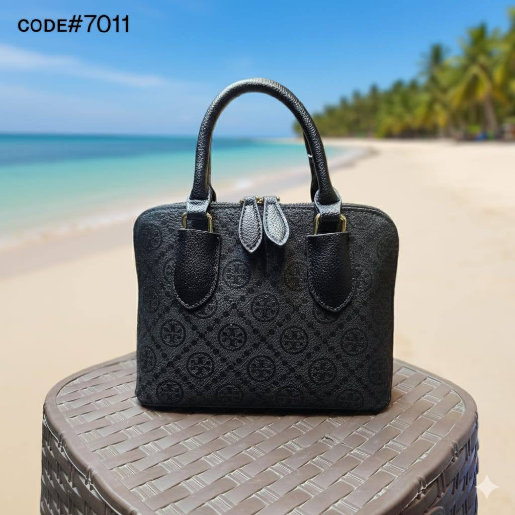 TORY BURCH ᴀʟᴍᴀ
ᴛᴏᴘ ʜᴀɴᴅʙᴀɢ
ᴍᴀᴛᴛᴇ ʟᴇᴀᴛʜᴇʀ ᴍᴀᴛᴇʀɪᴀʟ
sɪᴢᴇ : 21.5 cm
ᴡɪᴛʜ BOX
🎁🎁🎁

65 dhs🪙💕

Zain31
♥️♥️♥️