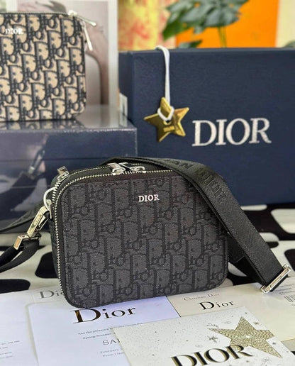 Dior Sling Cross Bag 
Master Quality

200 dhs🇦🇪
With Box
🎁🎁🎁

Zain33
♥️♥️♥️