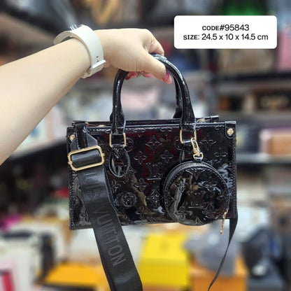 LV
ᴏɴ ᴛʜᴇ ɢᴏ ᴇᴀsᴛ ᴡᴇsᴛ
ɢʟᴏssʏ ᴍᴀᴛᴇʀɪᴀʟ
ᴡɪᴛʜ ᴄᴏɪɴ ᴘᴜʀsᴇ
sɪᴢᴇ : 24.5 cm

70 dhs🇦🇪

Zain31
♥️♥️♥️