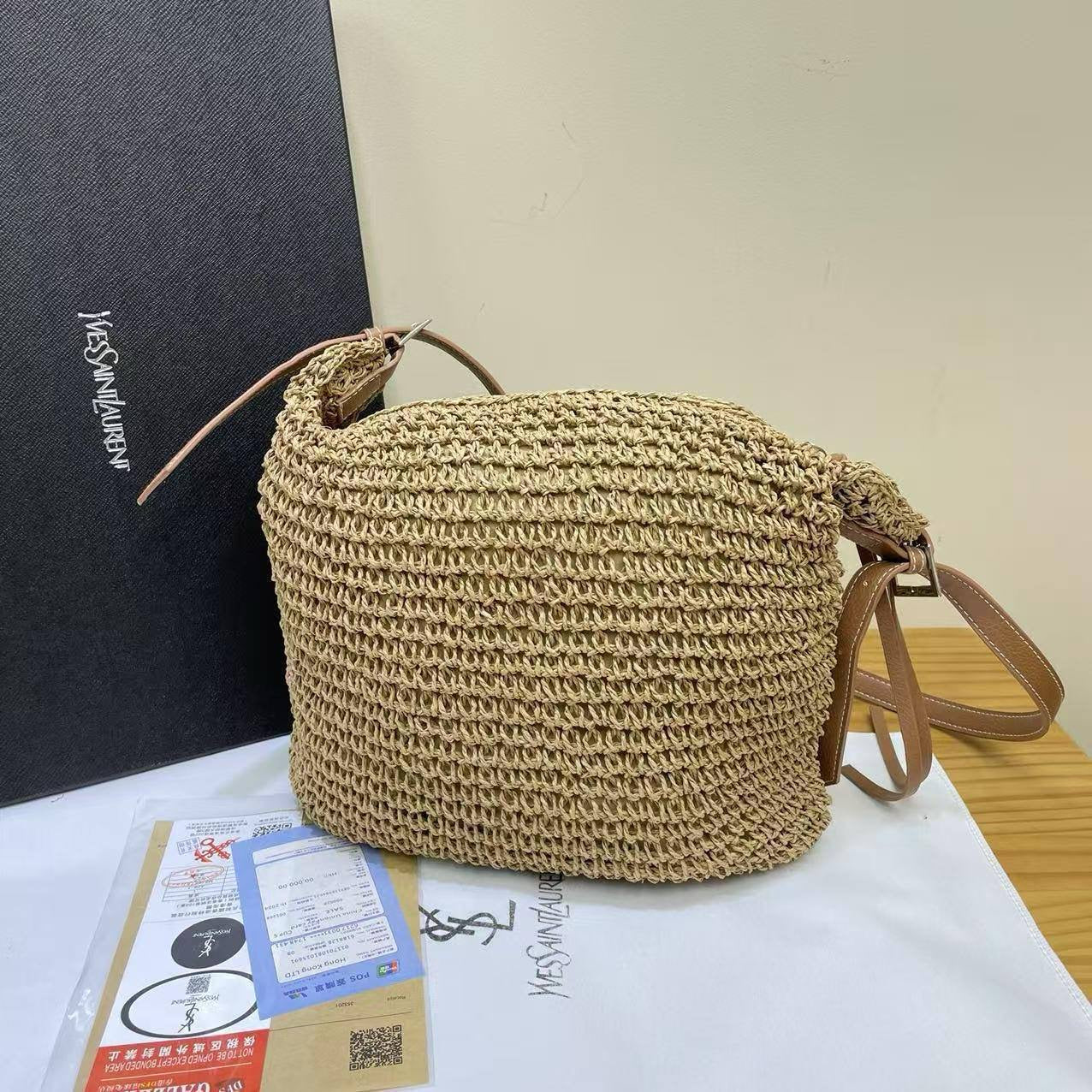 YSL
30*26*13cm
With box 
🎁🎁🎁

115 dhs🪙

Zain17
♥️♥️♥️