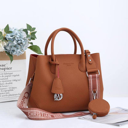 Dior 
Good Quality 
115 dhs🪙💕

Zain250
♥️♥️♥️