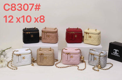 Chanel

with box 
🎁🎁🎁

90 dhs🪙💕

Zain50
♥️♥️♥️
