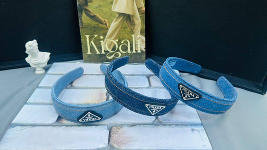 Headband
good quality 💯

Without box 📦 
25 dhs 🇦🇪 

With master box 📦 
50 dhs 🇦🇪 

Zain216
♥️♥️♥️
