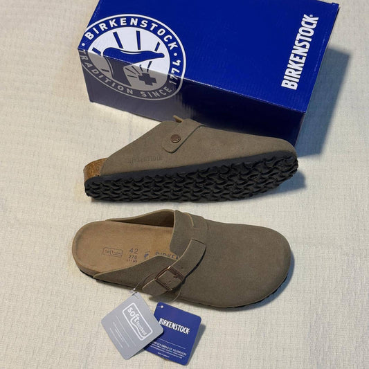 BIRKENSTOCK 
SLIPPER 
GOOD QUALITY 
105 dhs🪙
Size 37 to 43 

Zain40
♥️♥️♥️