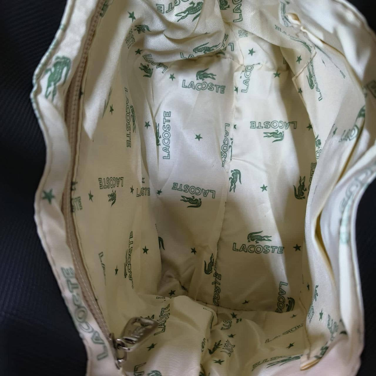 LACOSTE Bag 

GOOD quality 
40 dhs🇦🇪

Zain40
♥️♥️♥️