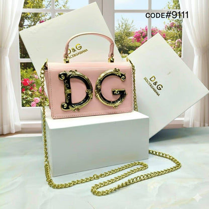 D&G
ᴛᴏᴘ ʜᴀɴᴅ ʙᴀɢ
ᴡɪᴛʜ ʟᴏɴɢ ᴄʜᴀɪɴ sʟɪɴɢ
ɢᴏʟᴅ ʜᴀʀᴅᴡᴀʀᴇ
ɢʟᴏssʏ ᴍᴀᴛᴇʀɪᴀʟ
sɪᴢᴇ : 18 cm
ᴡɪᴛʜ BOX
🎁🎁🎁

70 dhs🪙💕

Zain31
♥️♥️♥️