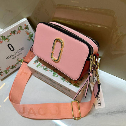 MARC JACOBS 

NEW CAME GOOD QUALITY 
WITH BOX 
🎁🎁🎁

90 dhs🇦🇪

Zain39
♥️♥️♥️