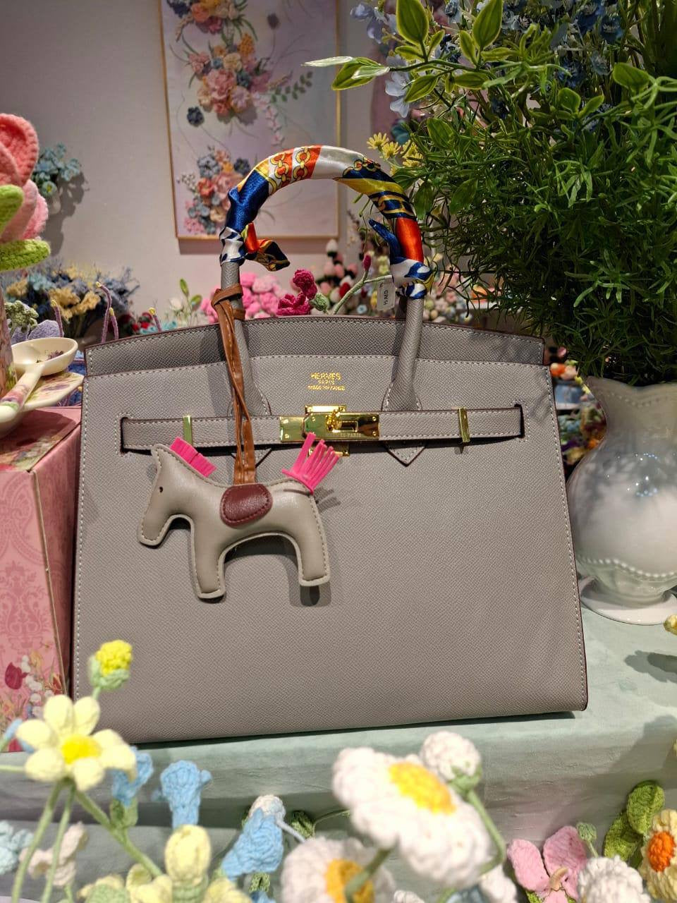 Hermes
30cm
Horse doll + Scarve
120 dhs🇦🇪

Zain44
♥️♥️♥️