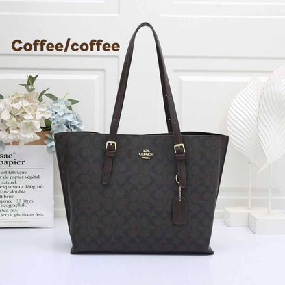 Coach
8 colors
Size:34×28×13                              
105 dhs🪙

Zain114
♥️♥️♥️