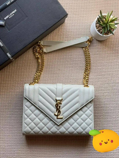 YSL

95 dhs🇦🇪

Good quality 
with box
🎁🎁🎁

Zain35
♥️♥️♥️