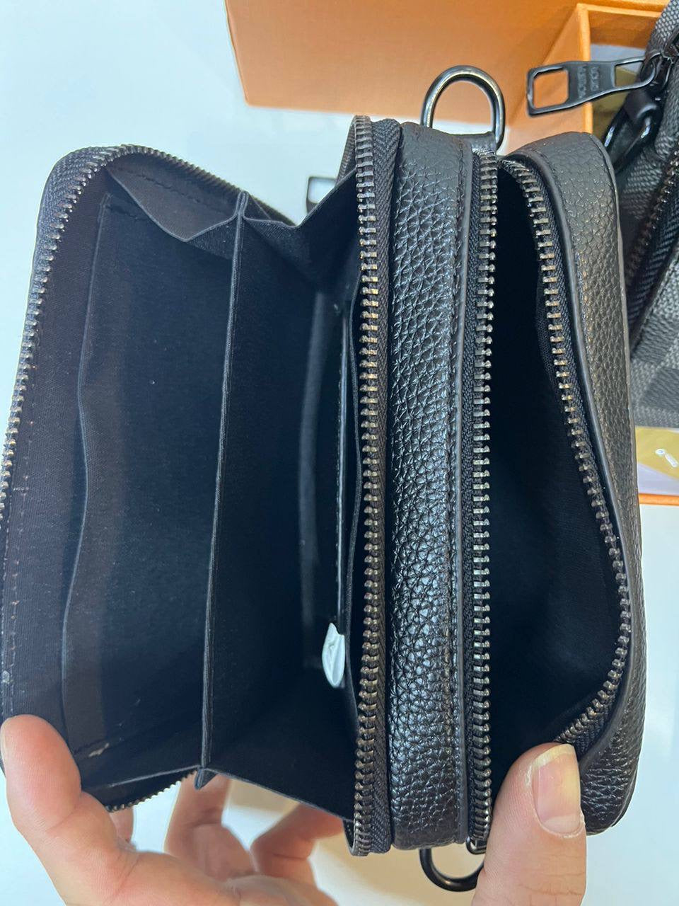 LV/Dior

90 dhs🇦🇪

with box
🎁🎁🎁

size 17×6×12cm

Zain42
♥️♥️♥️