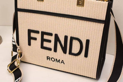 FENDI sᴜɴsʜɪɴᴇ
ᴍɪɴɪ ᴛᴏᴛᴇ ʙᴀɢ
ʀᴀᴛᴛᴀɴ ᴛᴡᴇᴇᴅs ᴍᴀᴛᴇʀɪᴀʟ
ᴡɪᴛʜ ʟᴏɴɢ ʙᴇʟᴛ sᴛʀᴀᴘ
sɪᴢᴇ : 26 cm

95 dhs🪙

Zain31
♥️♥️♥️