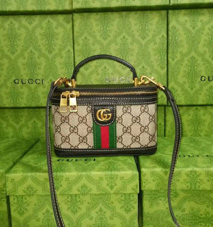 GUCCI 

NEW CAME GOOD QUALITY 
WITH BOX 
🎁🎁🎁

95 dhs🇦🇪

Zain39
♥️♥️♥️