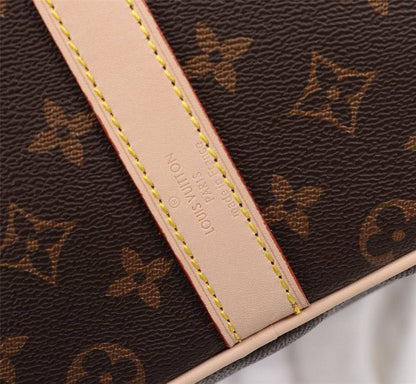 LV TRAVELLING BAG 
GOOD QUALITY 
115 dhs🪙💕
SIZE : 55cm

Zain39
♥️♥️♥️