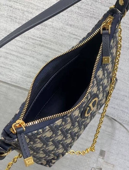 DIOR 
Master
19CM 

270 dhs🇦🇪

Zain131
♥️♥️♥️