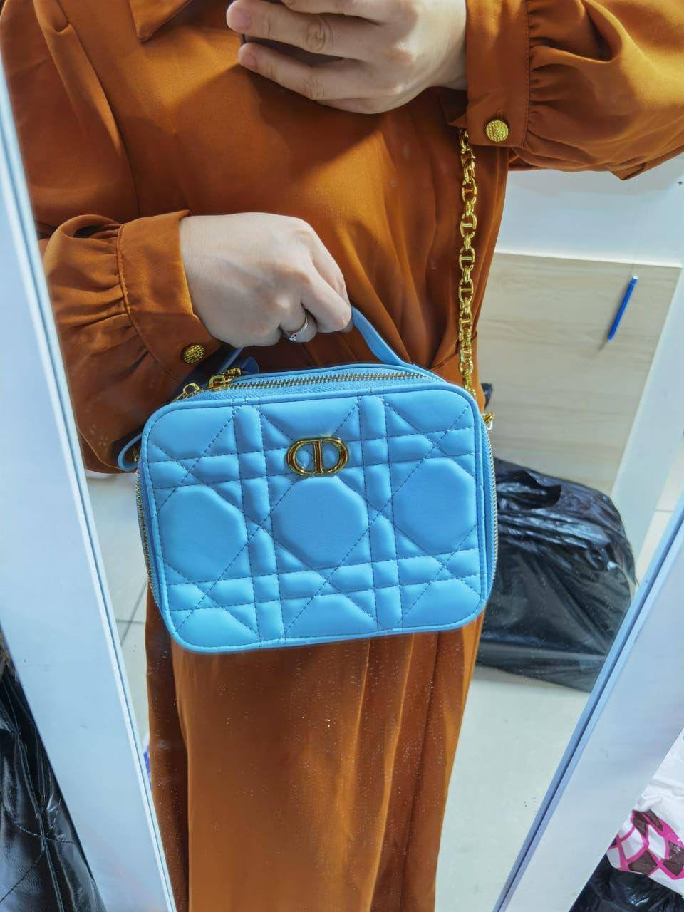 🎉 Big Offer 🎊 Dior Caro 
Size : 20 * 16 cm
55 dhs🇦🇪

Zain115
♥️♥️♥️