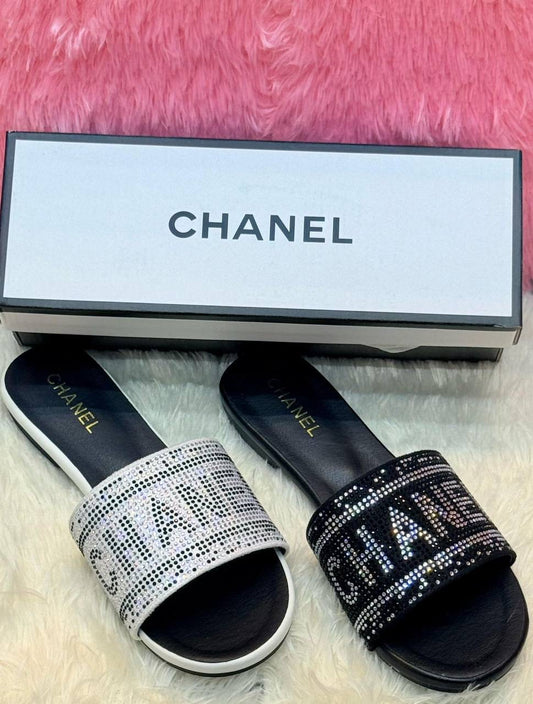 Chanel ladies
offer offer
Size 36to41
60 dhs🇦🇪

Zain236
♥️♥️♥️