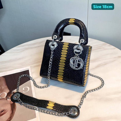 Dior
Good quality 

with box 
🎁🎁🎁

120 dhs🇦🇪

Zain168
♥️♥️♥️