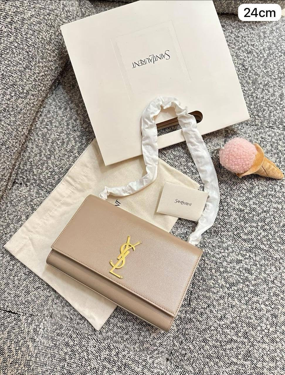 Ysl Kate
Size : 24 * 14.5 * 5.5  cm
95 dhs🇦🇪

with box 🎁

Zain115
♥️♥️♥️